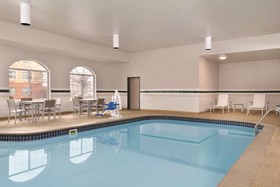 Country Inn & Suites by Radisson, Merrillville, IN