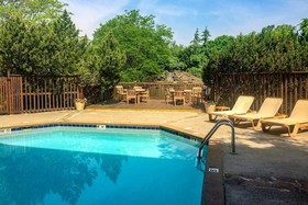 Howard Johnson by Wyndham Merrillville