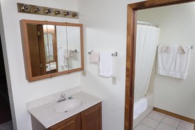 Four Seasons Motel