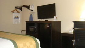 Days Inn by Wyndham Muncie -Ball State University