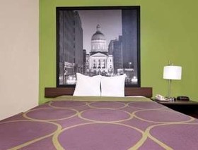 Super 8 by Wyndham Muncie/Ball St. College Area