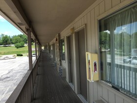 Salt Creek Inn