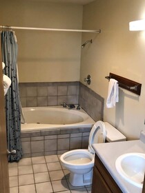 Salt Creek Inn
