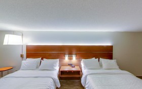 Holiday Inn Express Fort Wayne-East (New Haven)