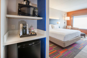 Holiday Inn Express and Suites Indianapolis NE - Noblesville