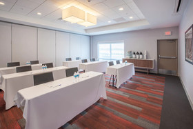 Holiday Inn Express and Suites Indianapolis NE - Noblesville