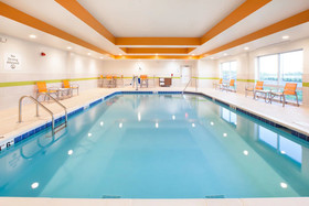 Holiday Inn Express and Suites Indianapolis NE - Noblesville