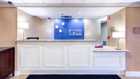 Holiday Inn Express Indianapolis Airport