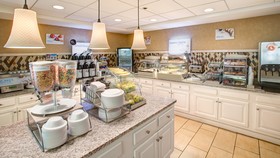 Holiday Inn Express Indianapolis Airport