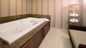 Holiday Inn Express Indianapolis Airport