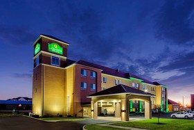 La Quinta Inn & Suites by Wyndham Indianapolis Airport West