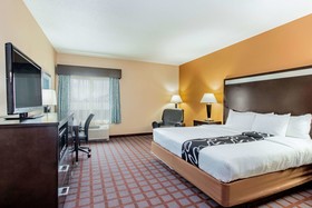 La Quinta Inn & Suites by Wyndham Indianapolis Airport West