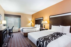 La Quinta Inn & Suites by Wyndham Indianapolis Airport West