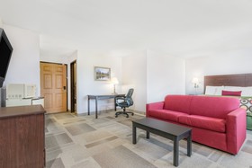 Clarion Pointe Indianapolis Airport