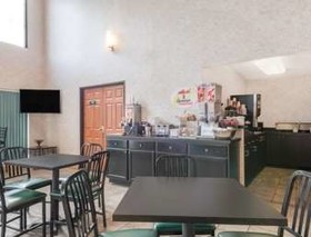 Clarion Pointe Indianapolis Airport
