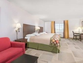 Clarion Pointe Indianapolis Airport