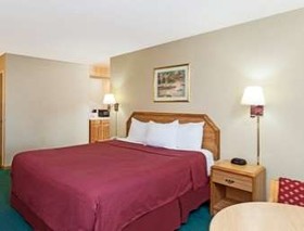 Super 8 by Wyndham Remington