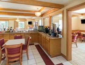 Super 8 by Wyndham Remington