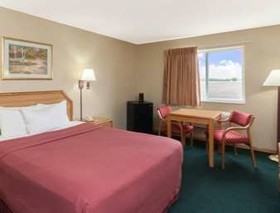 Super 8 by Wyndham Remington