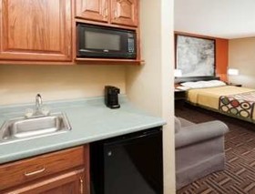 Super 8 by Wyndham Rochester