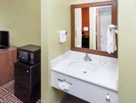 Super 8 by Wyndham Rochester