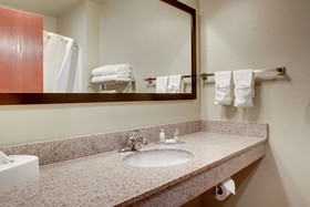 Cobblestone Hotel & Suites