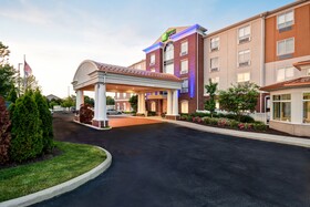 Holiday Inn Express Hotel & Suites Schererville North