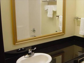 Hometown Inn & Suites