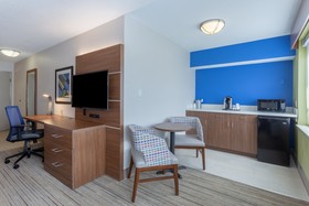 Holiday Inn Express & Suites Scottsburg