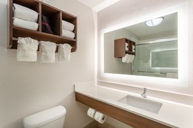 Holiday Inn Express & Suites Scottsburg