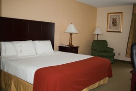 Holiday Inn Express & Suites Scottsburg