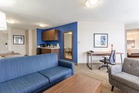 Holiday Inn Express & Suites Scottsburg