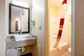 Red Roof Inn Scottsburg
