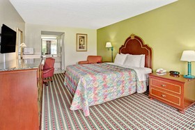 Travelodge by Wyndham Sellersburg / Louisville North