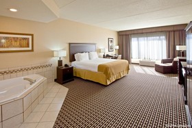 Holiday Inn Express Hotel & Suites Seymour
