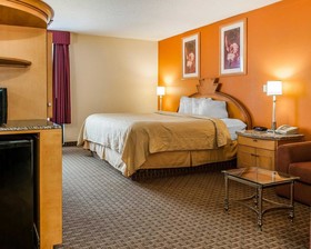 Quality Inn & Suites Shelbyville I-74
