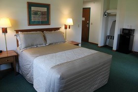 Farmstead Inn & Conference Center