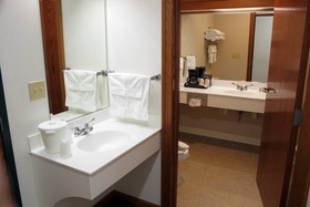 Farmstead Inn & Conference Center