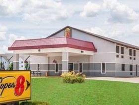 Super 8 by Wyndham Shipshewana