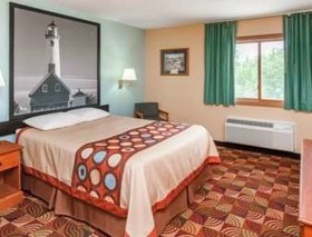 Super 8 by Wyndham Shipshewana