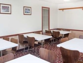 Super 8 by Wyndham Shipshewana
