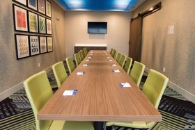 Holiday Inn Express & Suites Mishawaka - South Bend