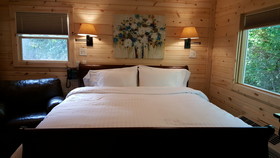 Brook Pointe Inn
