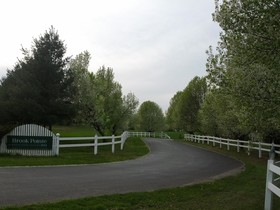 Brook Pointe Inn