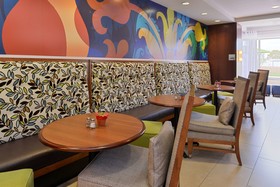 Holiday Inn Express Hotel & Suites Terra Haute
