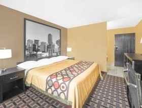 Super 8 by Wyndham Terre Haute