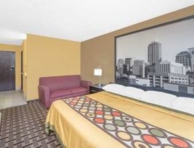 Super 8 by Wyndham Terre Haute