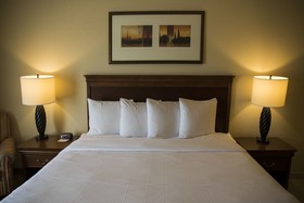 Country Inn & Suites by Radisson, Valparaiso, IN
