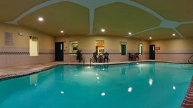 Country Inn & Suites by Radisson, Valparaiso, IN