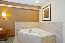 Holiday Inn Express & Suites Wabash